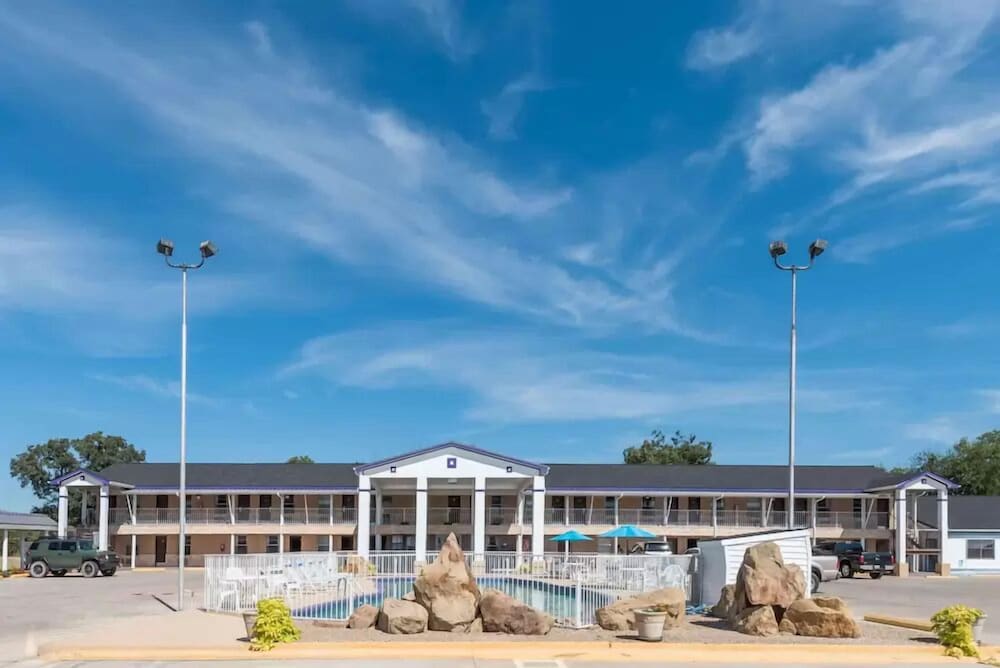 Knights Inn Mineral Wells 4/45
