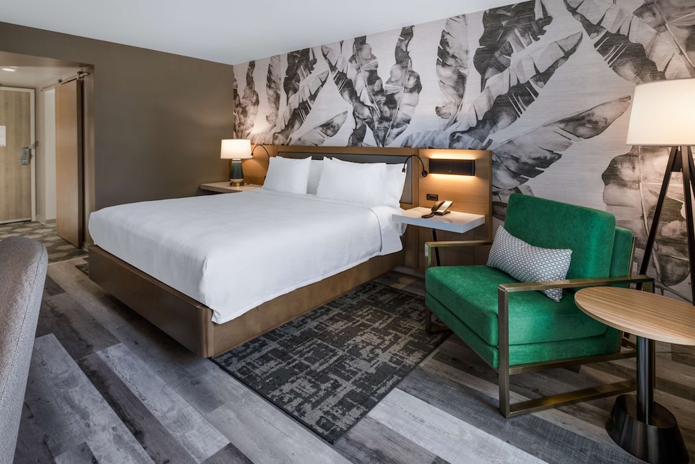 ROOM, KING BED, BALCONY, ACCESSIBLE