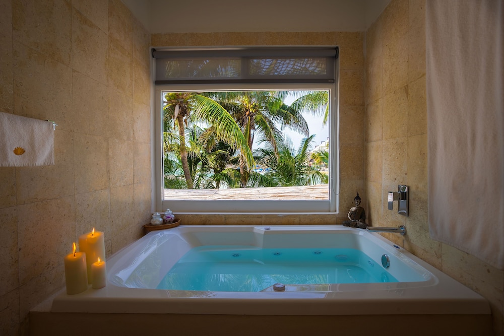 Lotus Beach Hotel 20/49