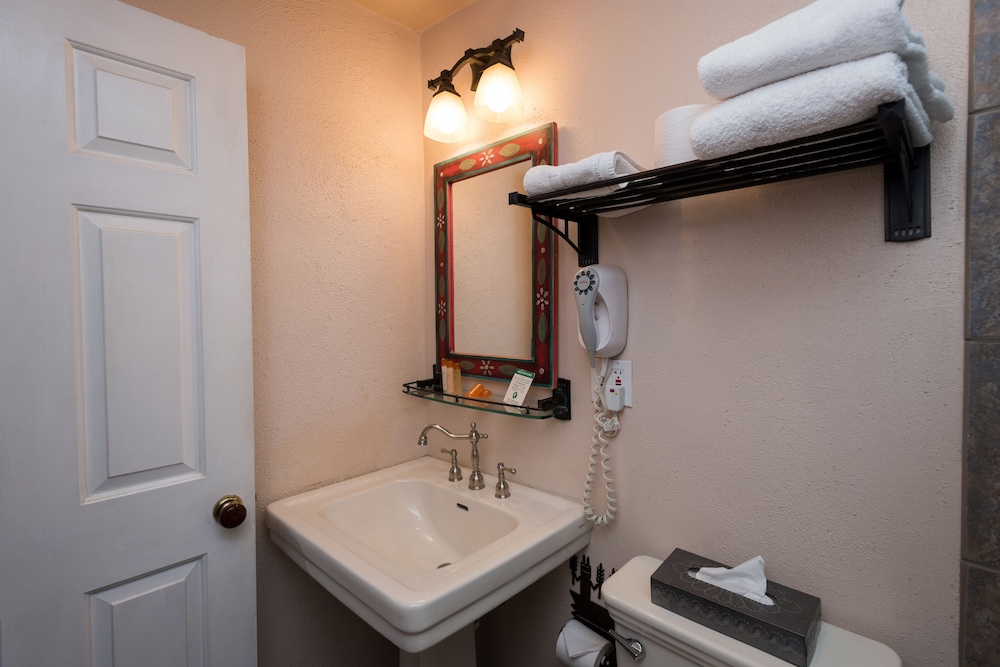 The Historic Taos Inn 48/80