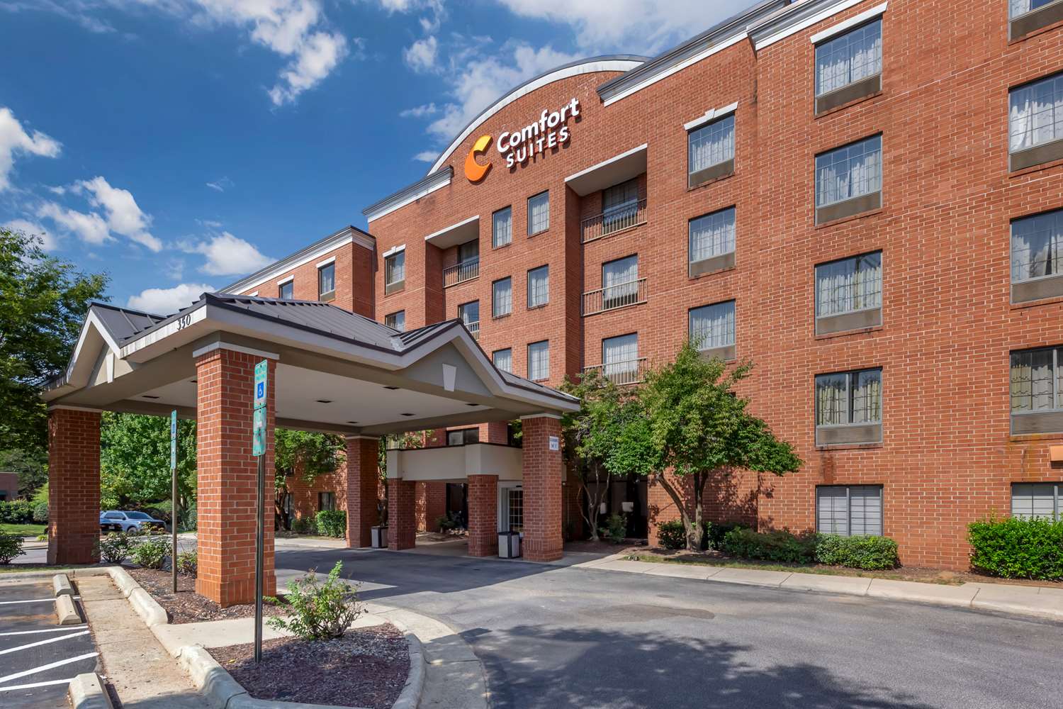 Comfort Suites Regency Park 33/34