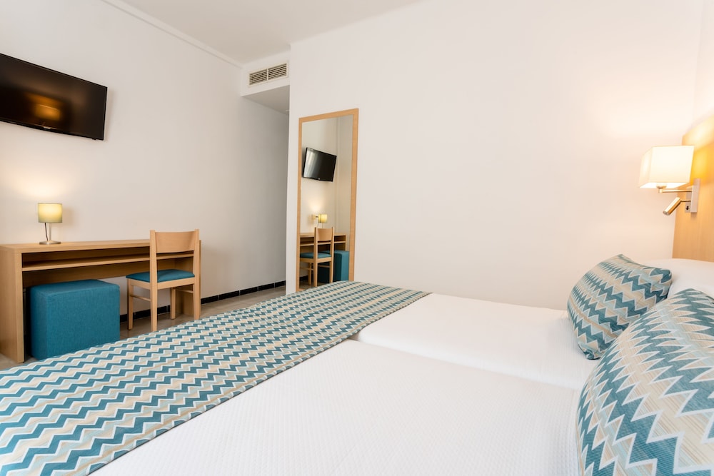 Hotel Riutort 12/28