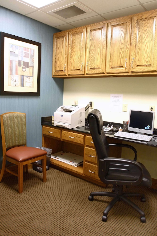 Hampton Inn & Suites Chesapeake-Square Mall 36/41