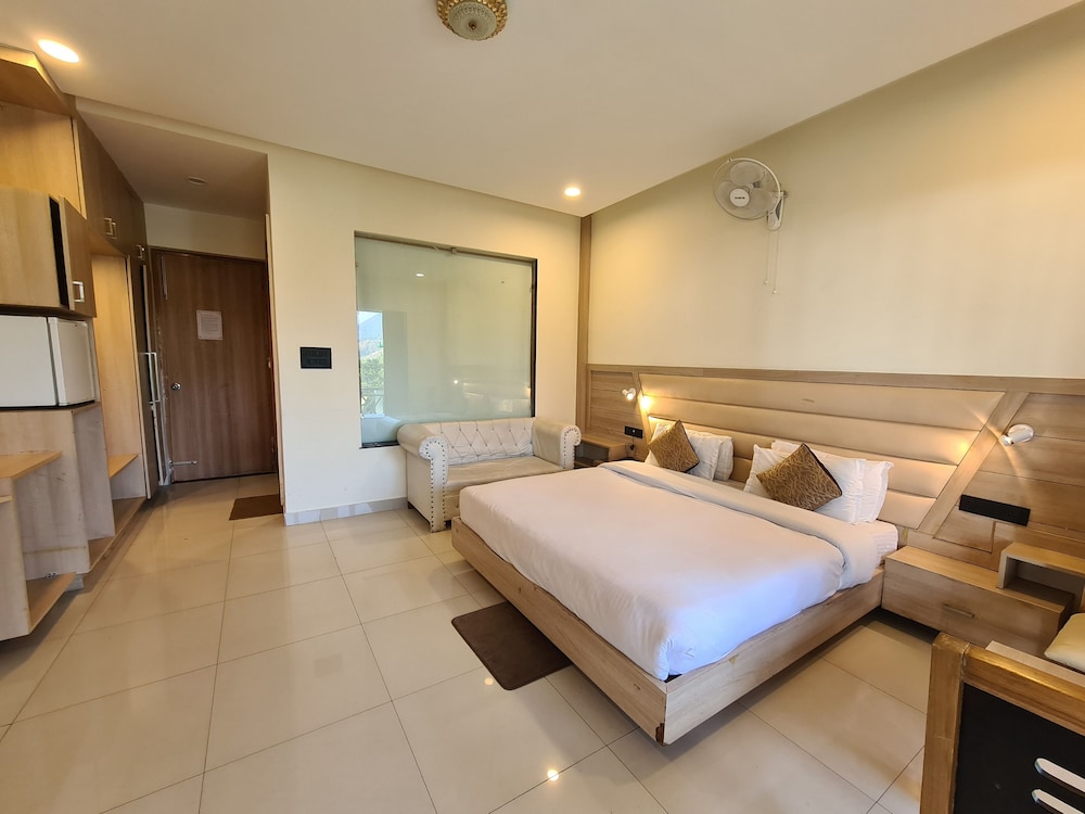 Hotel Rajpur Heights 12/50