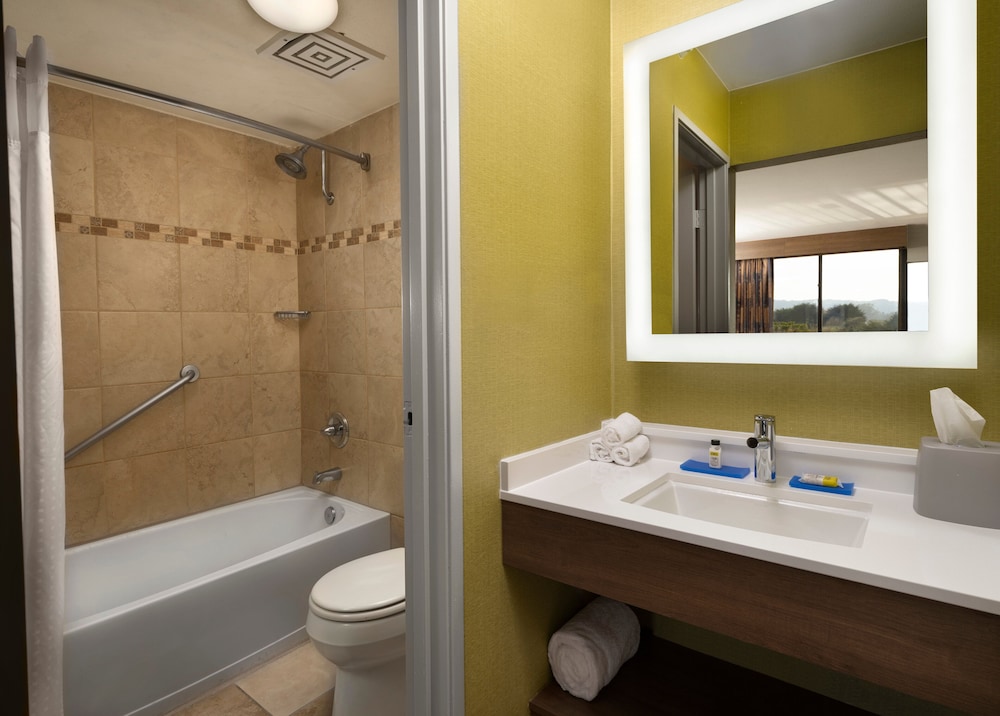 Holiday Inn Express At Monterey Bay 9/50