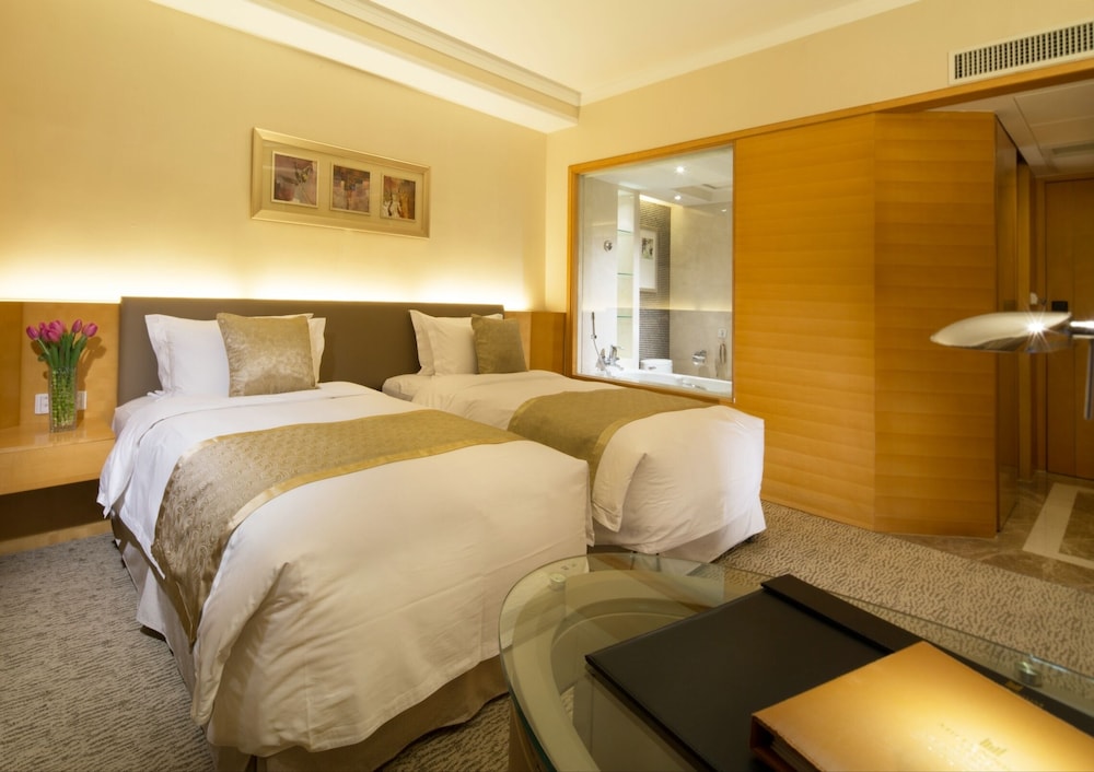 Millennium Hotel Chengdu 9/76