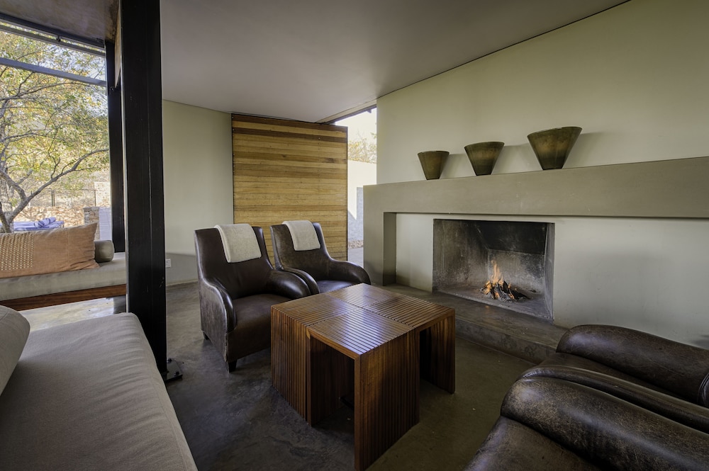 The Outpost Lodge 54/77