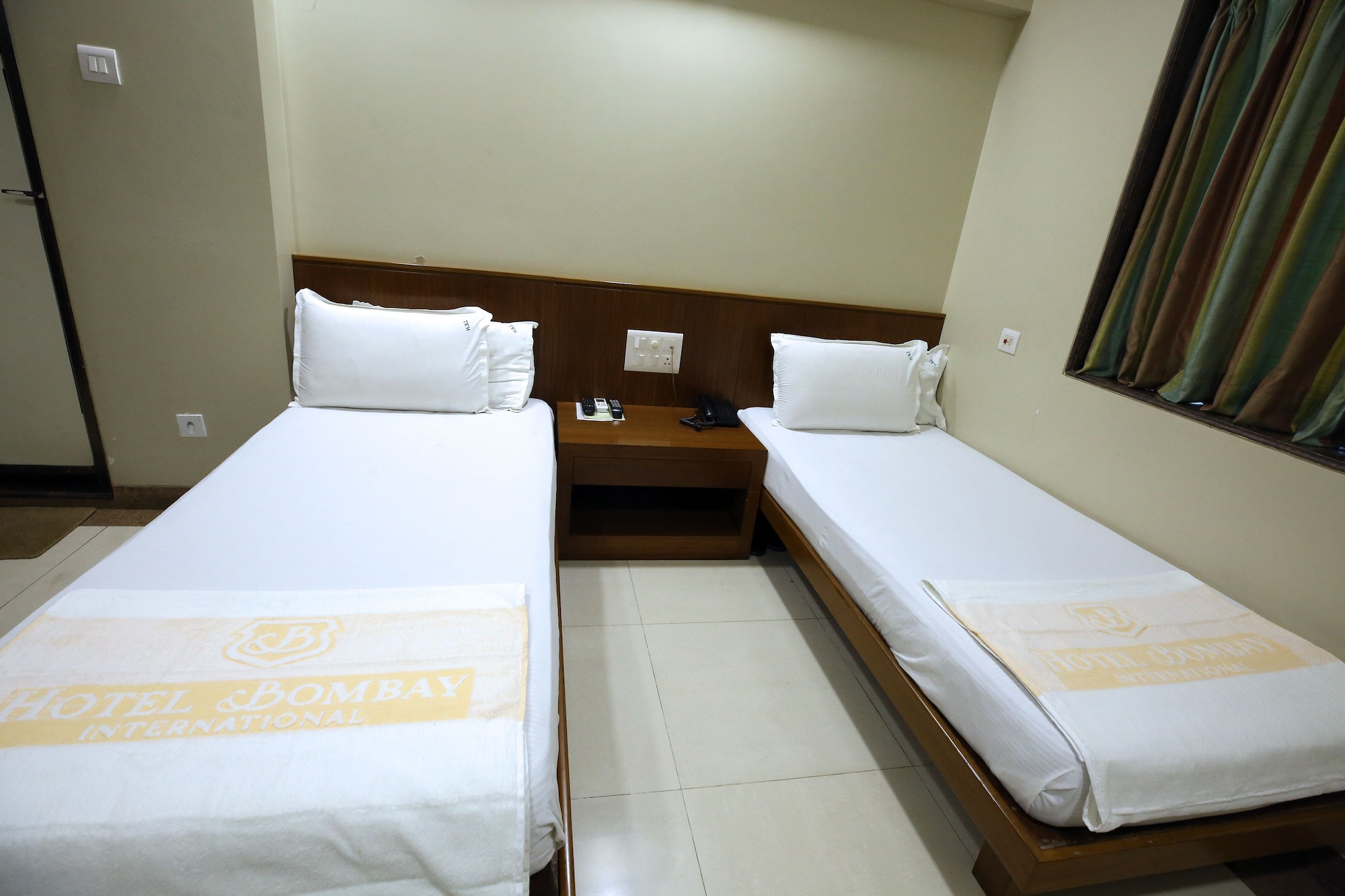 STANDARD, DOUBLE OR TWIN BED
