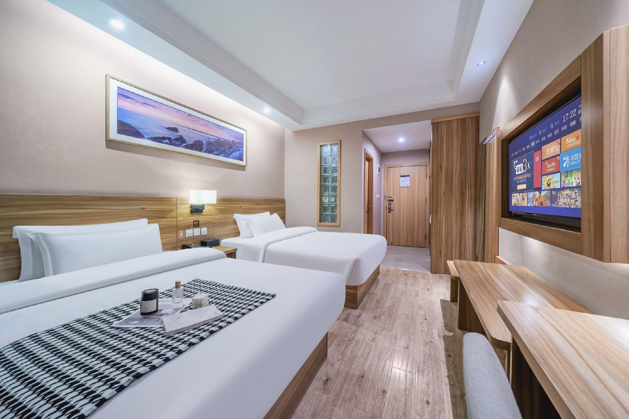 Seaman Hotel (Chongqing Jiazhou Hongqi Hegou Light Rail Station) 14/42