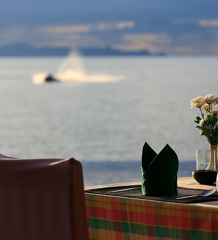 Lipa Bay Resort 50/55