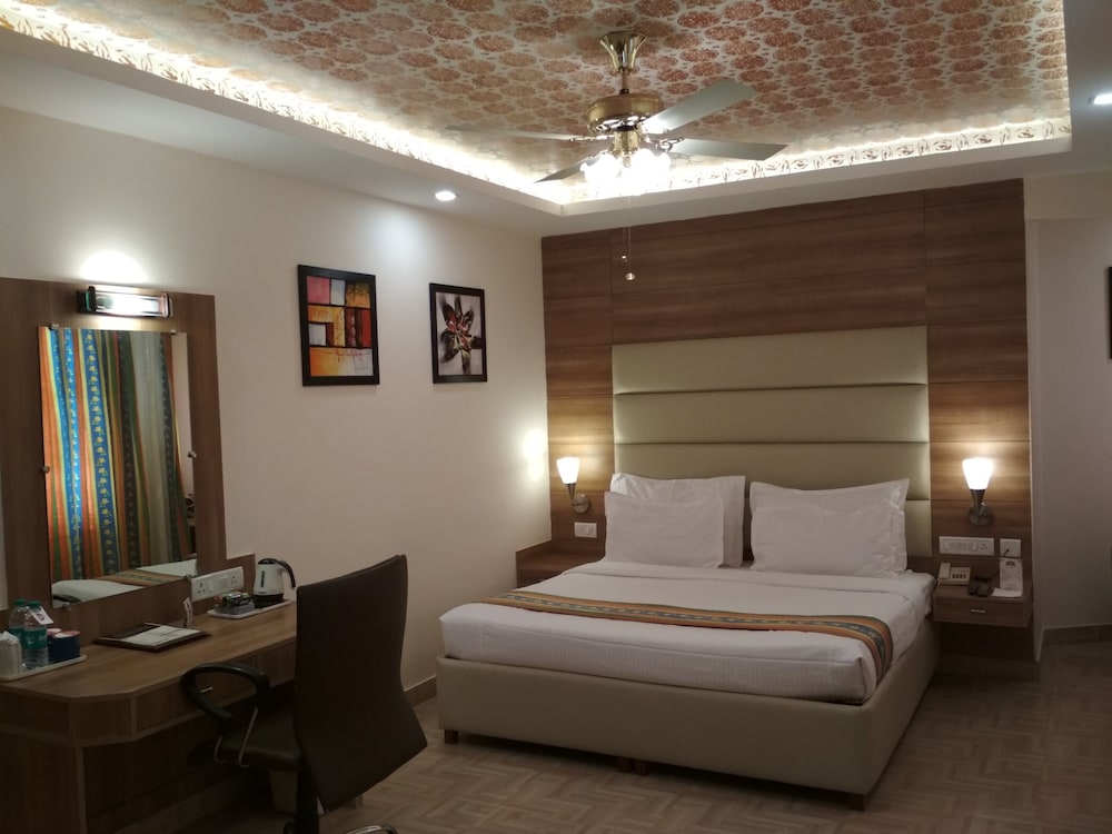 GRAND CONTINENTAL HOTEL 6/51