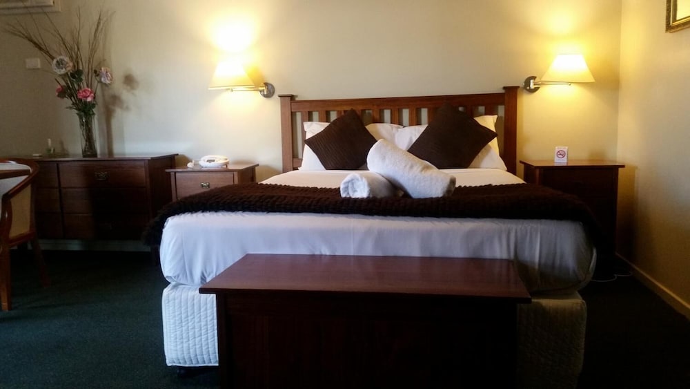 Ringwood Lake Inn 20/61