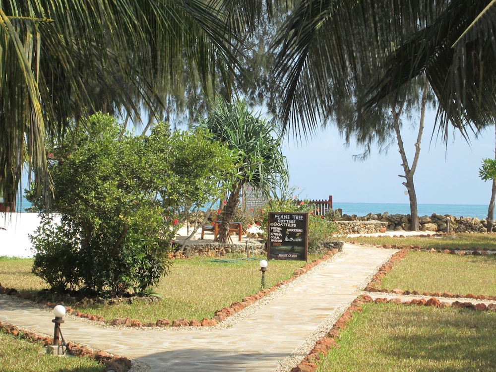 Flame Tree Cottages 52/59