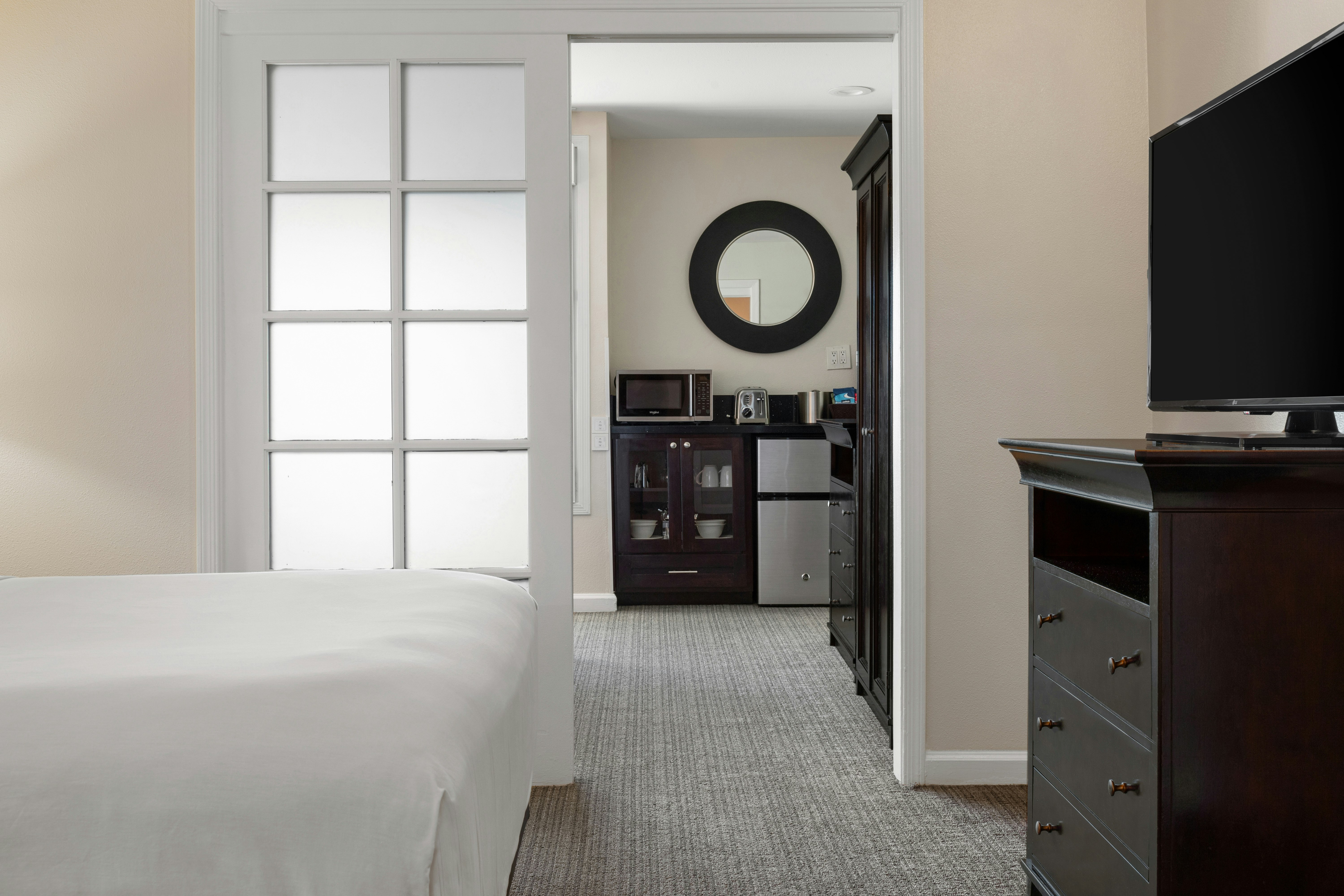 Peacock Suites 16/47