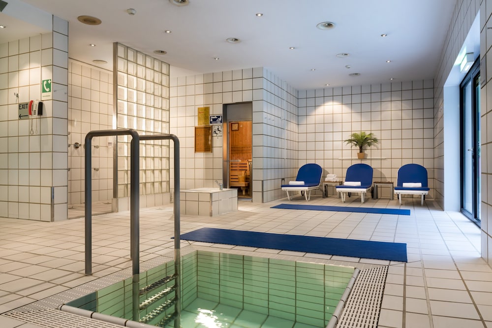 Lobby at HOLIDAY INN BERLIN CITY WEST, BERLIN
