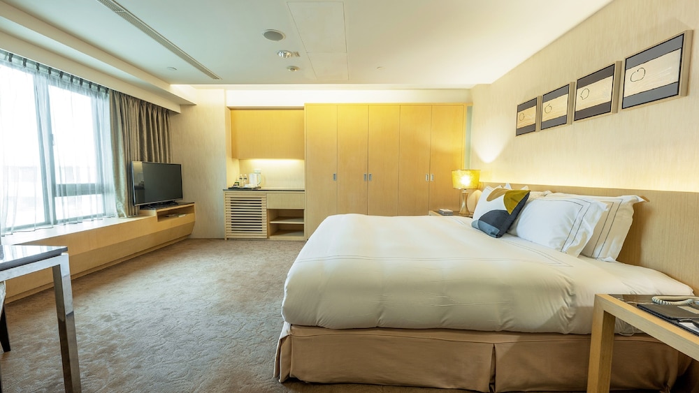 Mezzanine, Luxury, King Bed