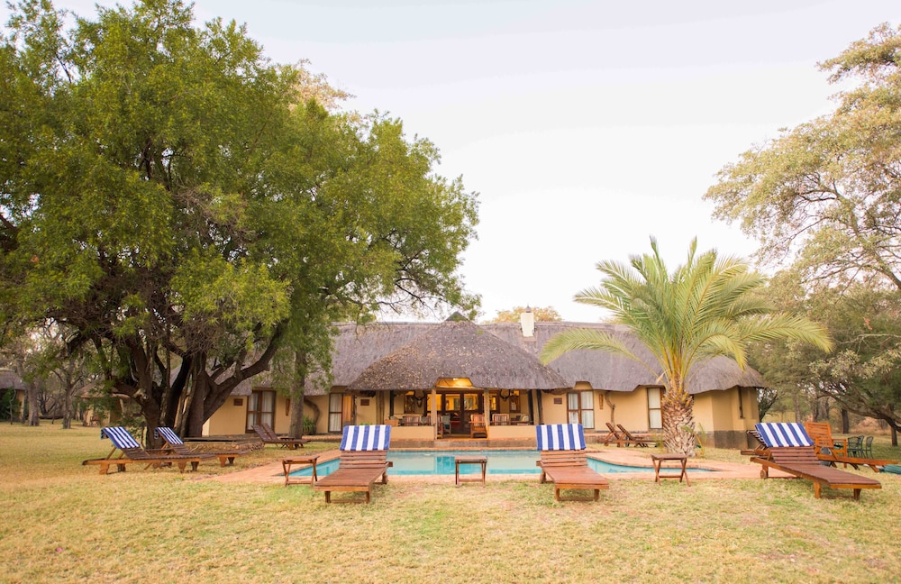 Mziki Safari Lodge 7/76