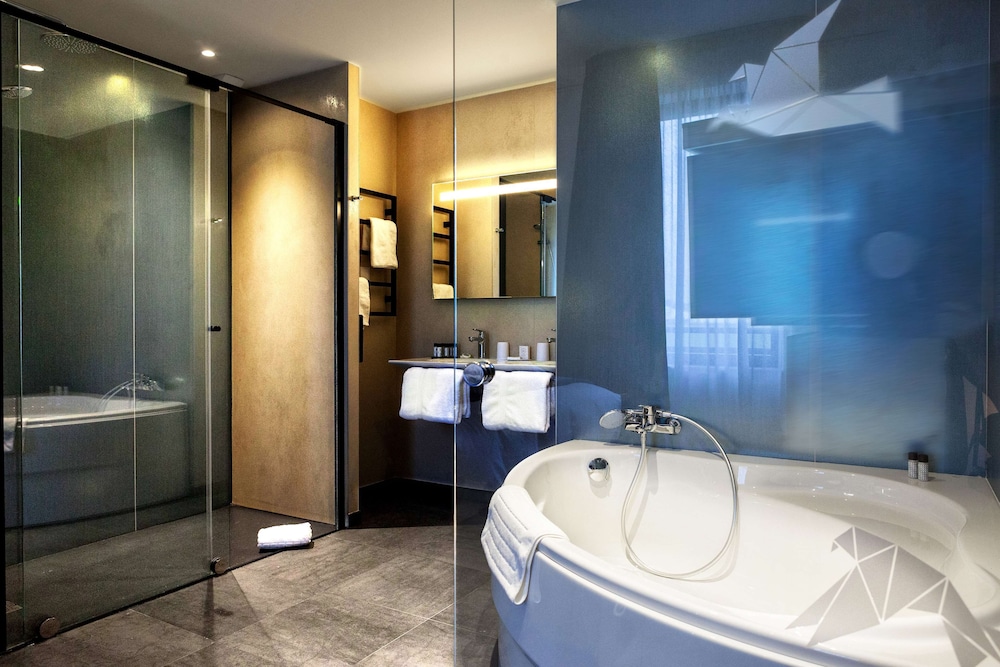 Kyriad Prestige Amiens Poulainville Hotel and SPA 39/40