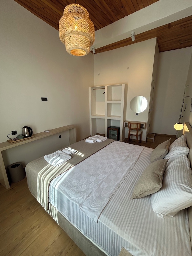 La Luna Otel Cunda 24/50