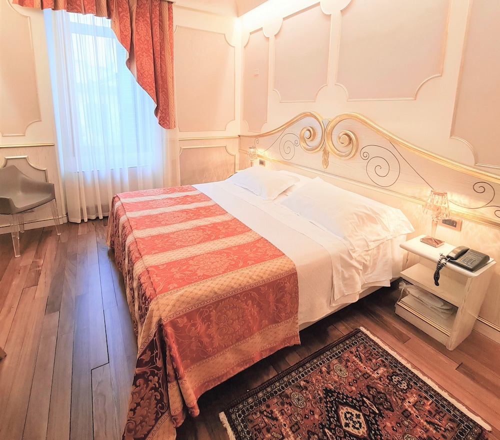 Hotel Colomba D Oro 49/79