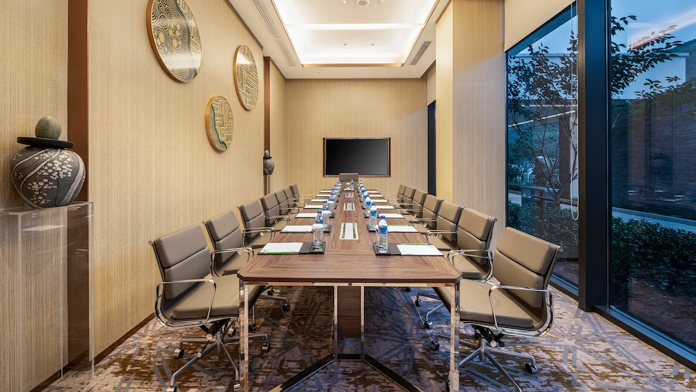 HOLIDAY INN Tongren Wanshan 39/48