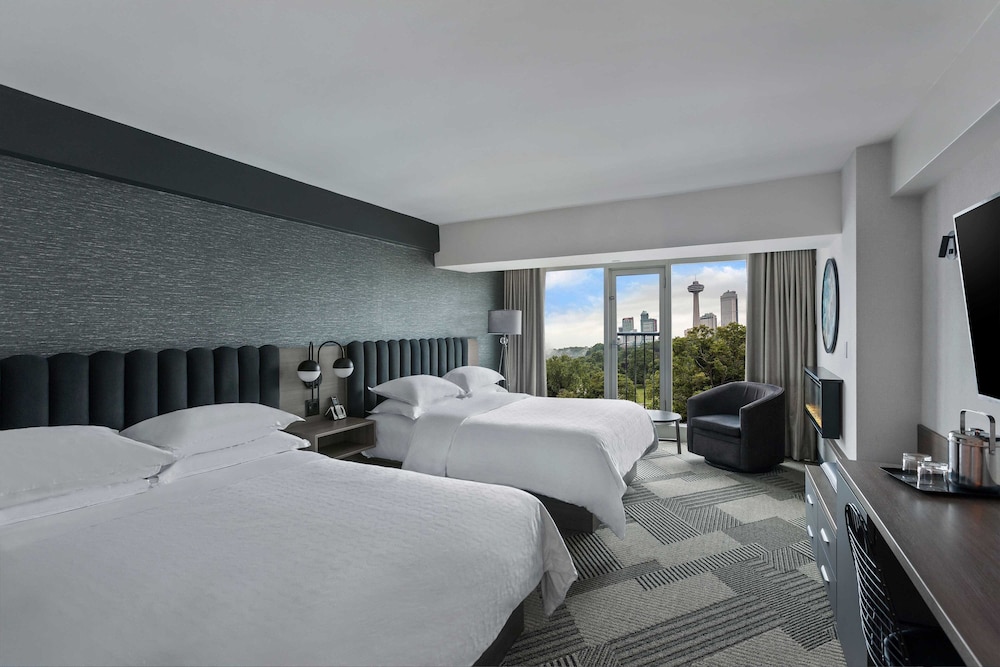 غرفة بسريرين كوين بإطلالة على المتنزه، Sheraton Fallsview Hotel 3/5