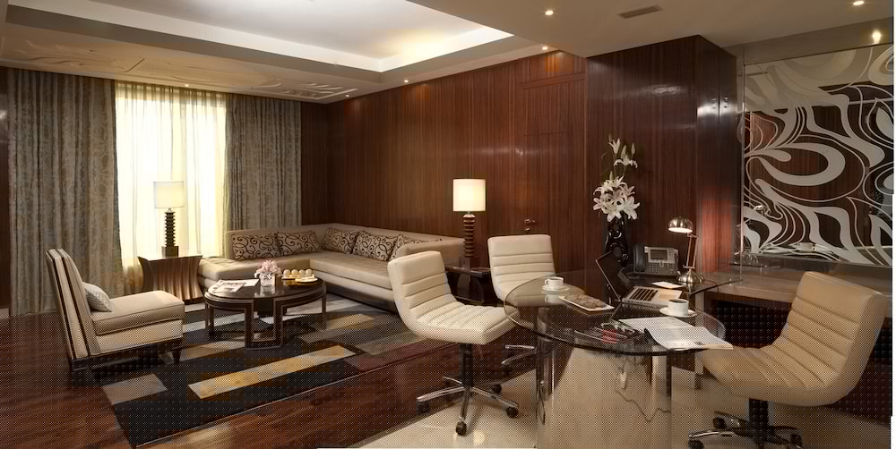 Crowne Plaza New Delhi Okhla 44/66