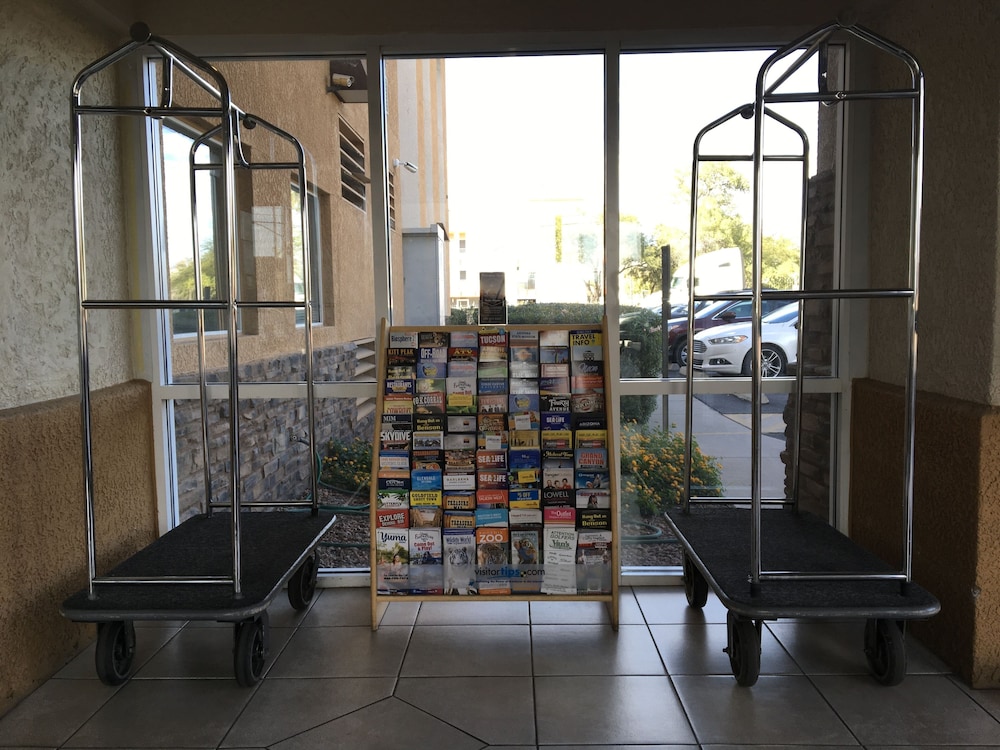 Comfort Inn & Suites Near Kino Sports Complex 38/58