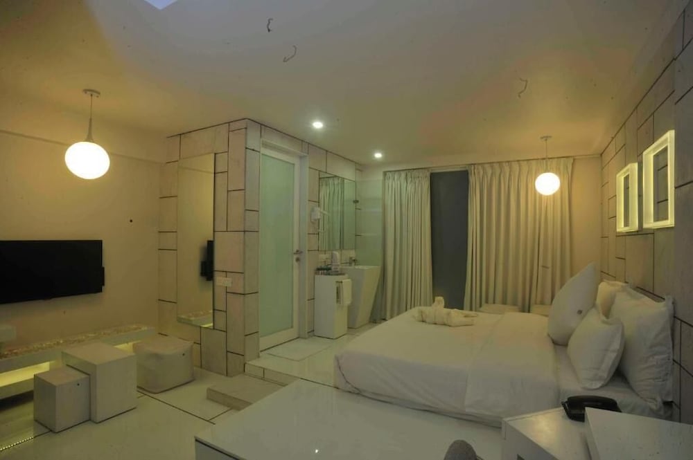 Hotel El Dorado 18/50