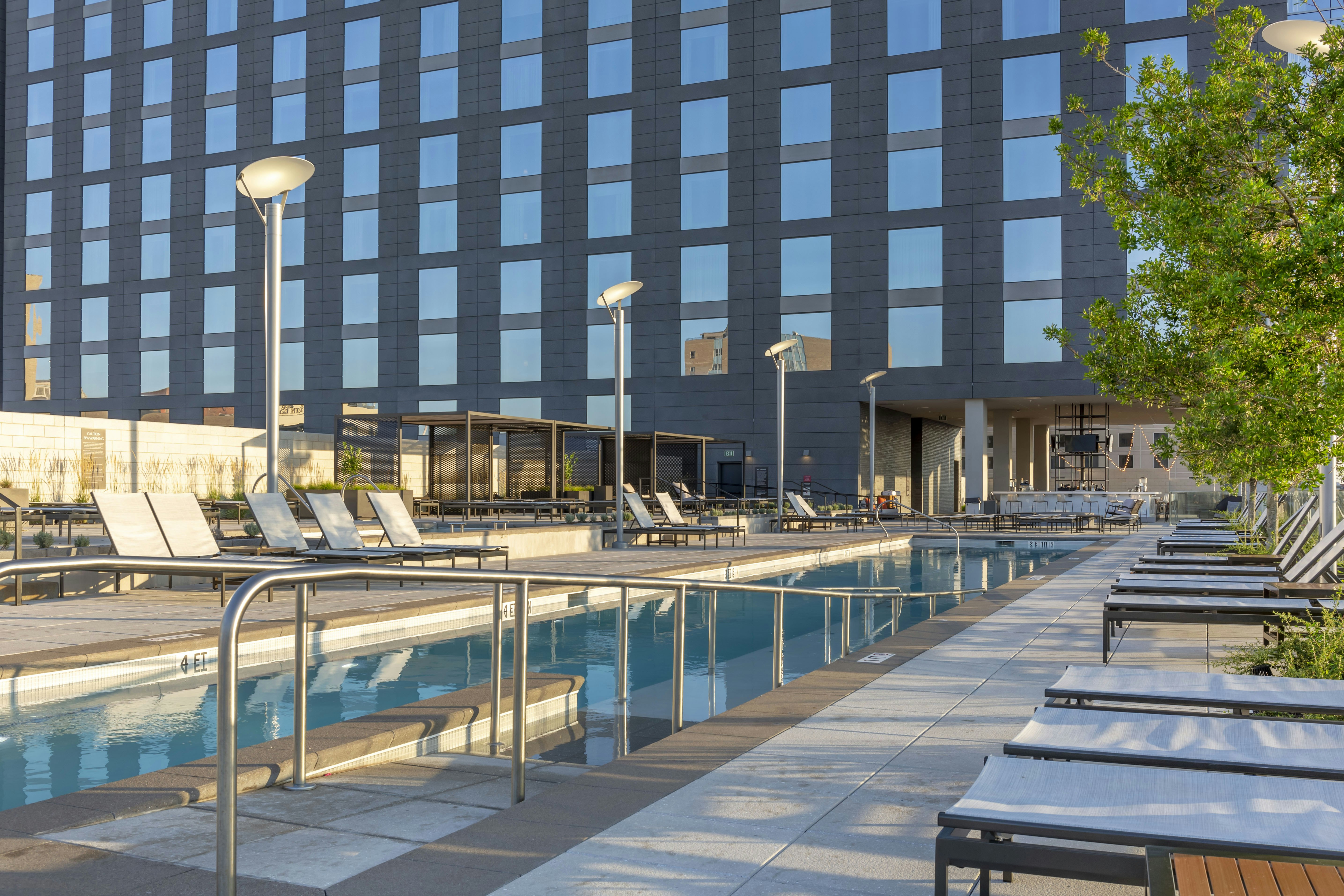 Omni Louisville Hotel 86/88