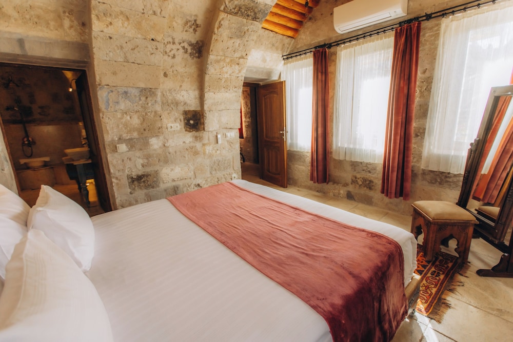 Sah Saray Cave Suites Halal Hotel 12/61