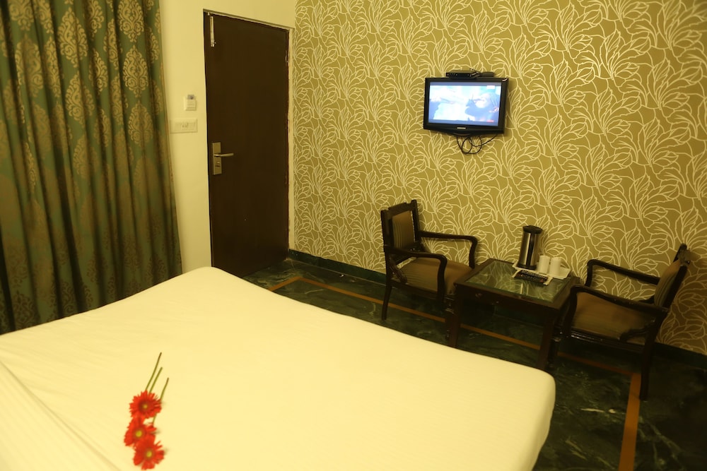 Hotel Kamla Palace 12/25