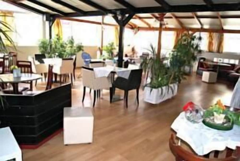 DIETHNES HOTEL 37/50