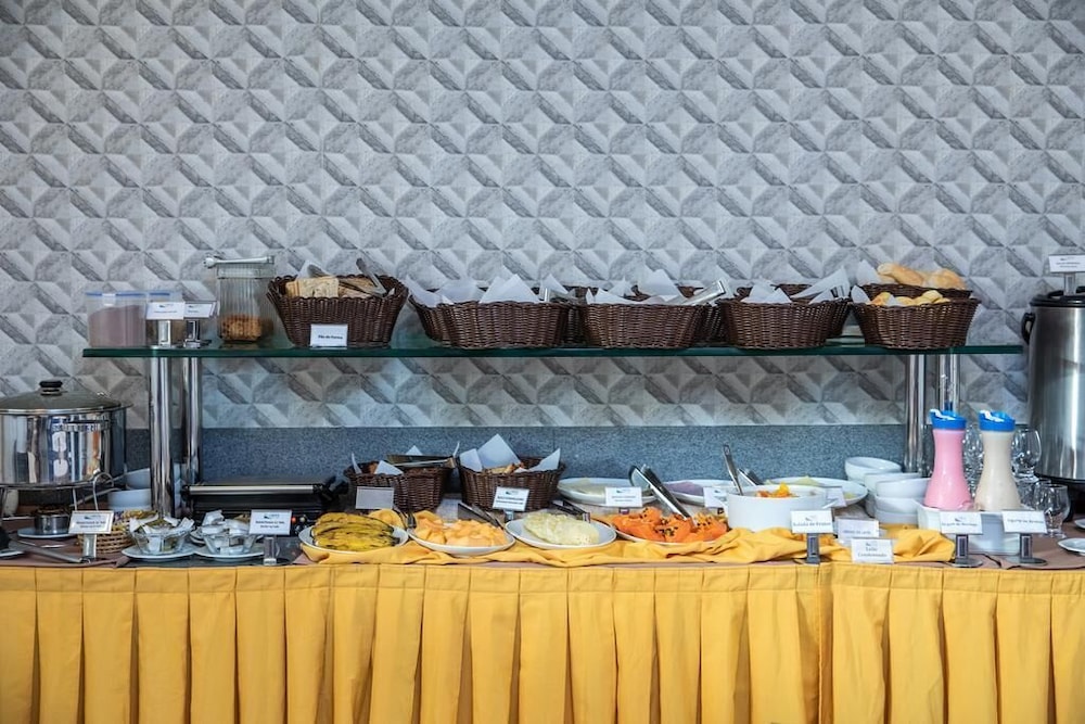 Tambau Beach Hotel 12/23