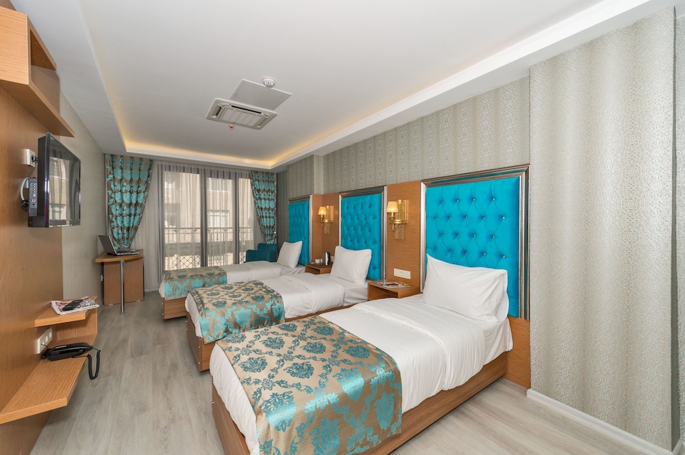 Grand Palace Hotel 20/50