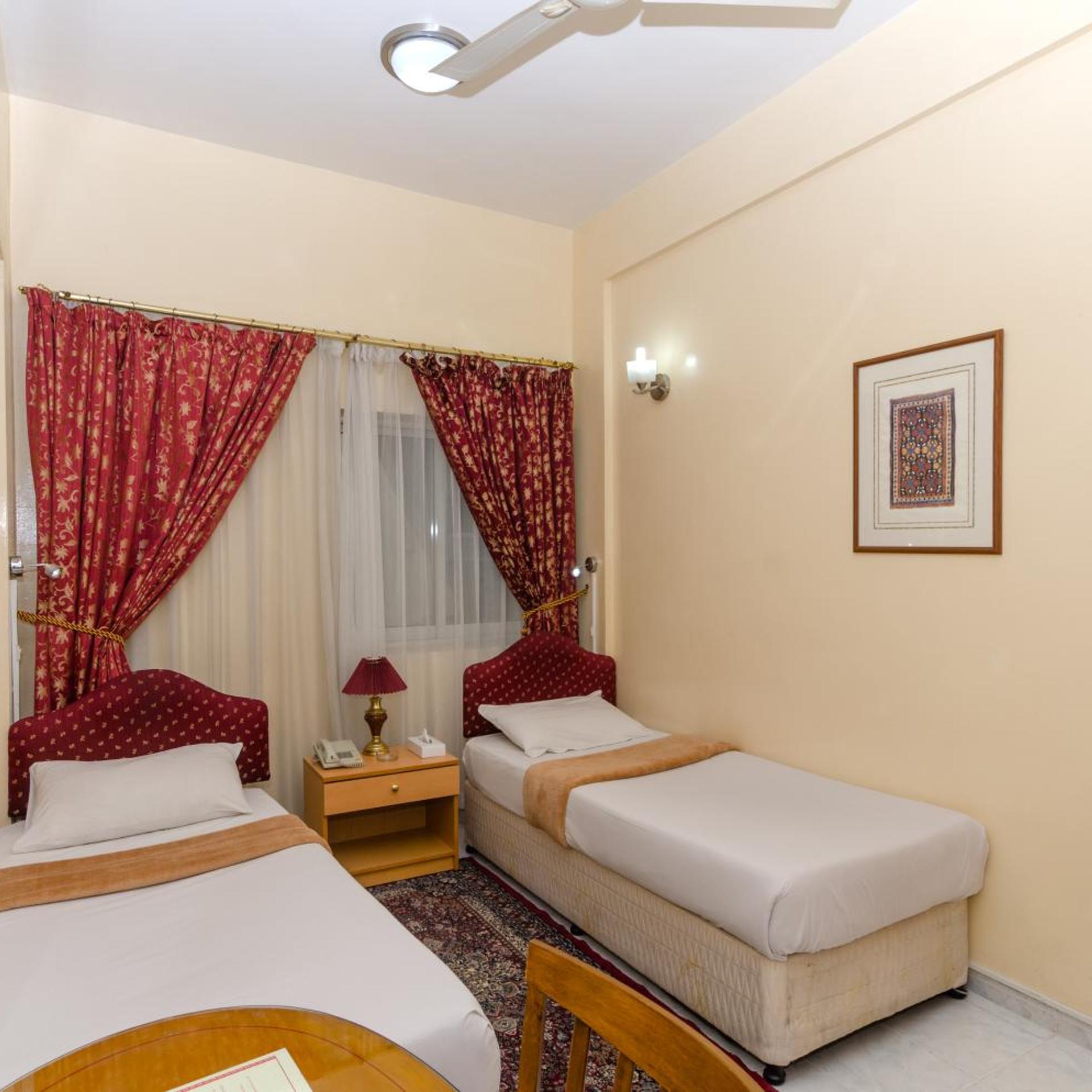 STANDARD TWIN ROOM