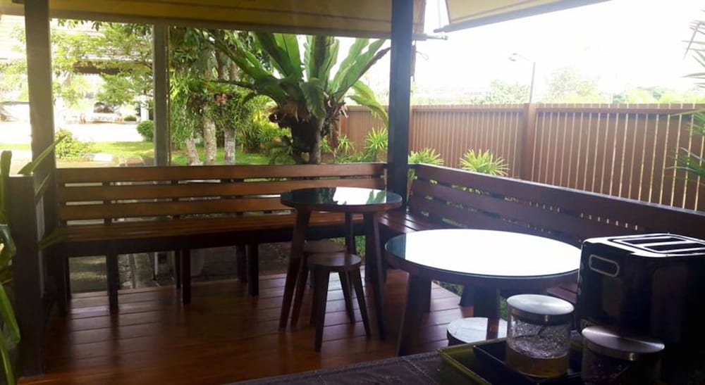 Khum Nakhon Hotel 25/47