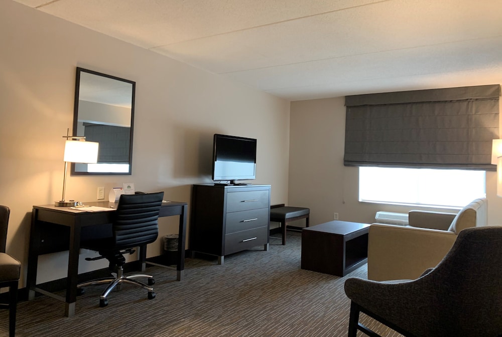 Wingate By Wyndham Wilmington 50/56