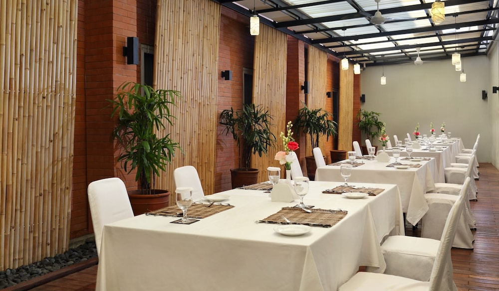 Zizz Convention Hotel 13/19