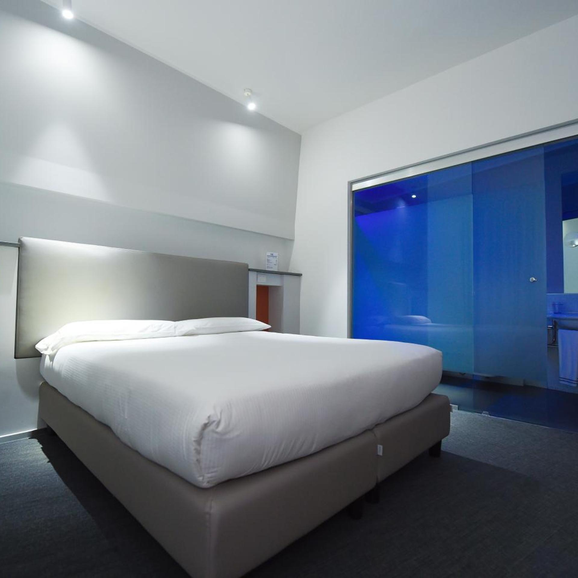Room, Double or Twin Bed