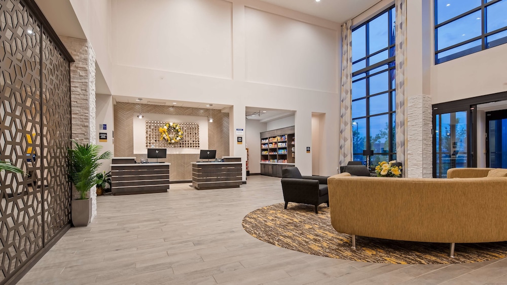 Best Western Plus Cranberry-Pittsburgh North 6/52