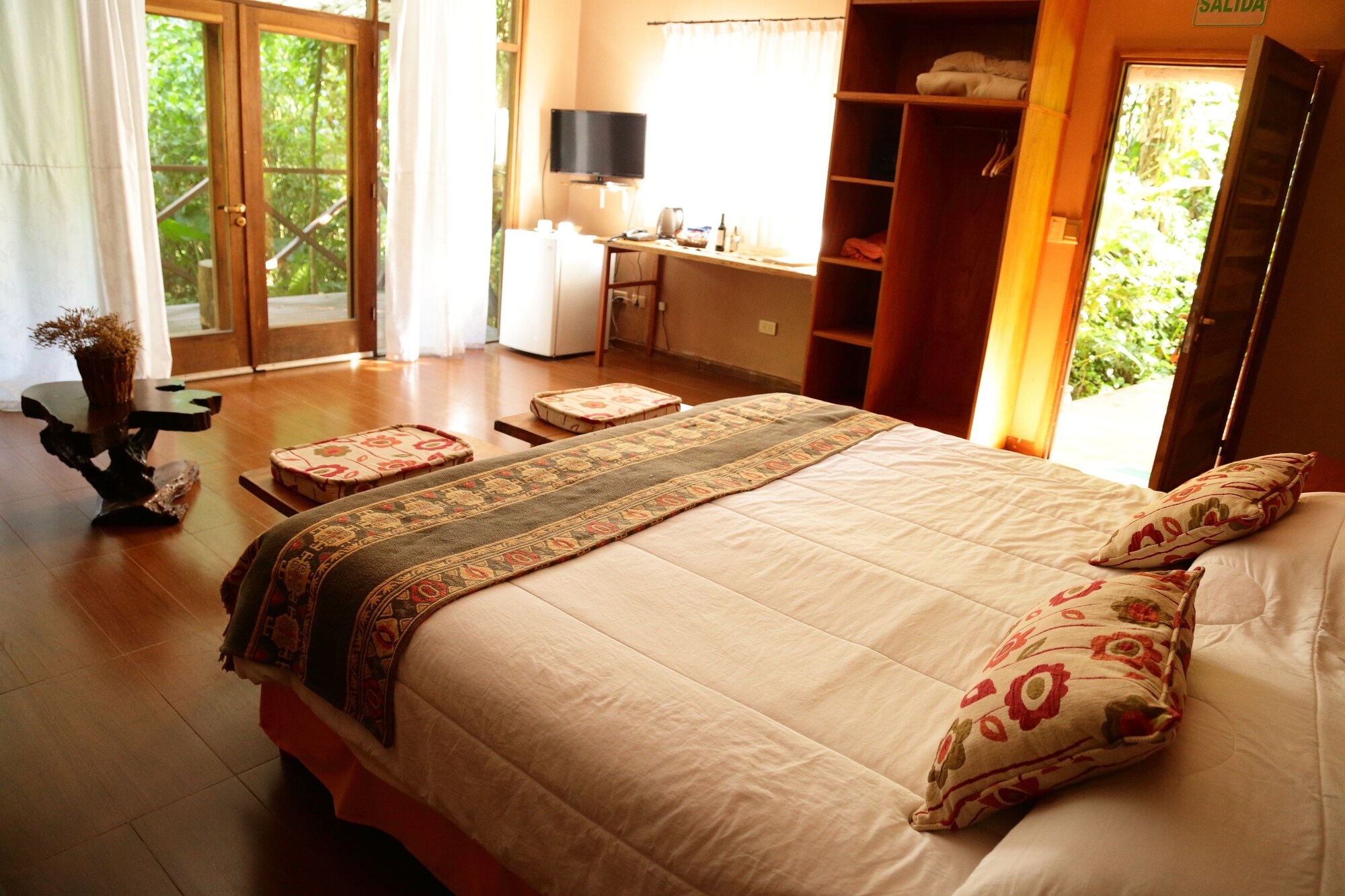 CABIN, TRIPLE