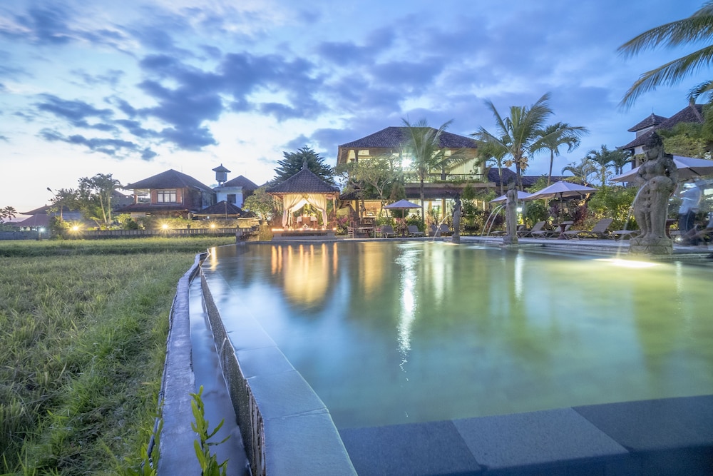 Cendana Resort Spa 3/70