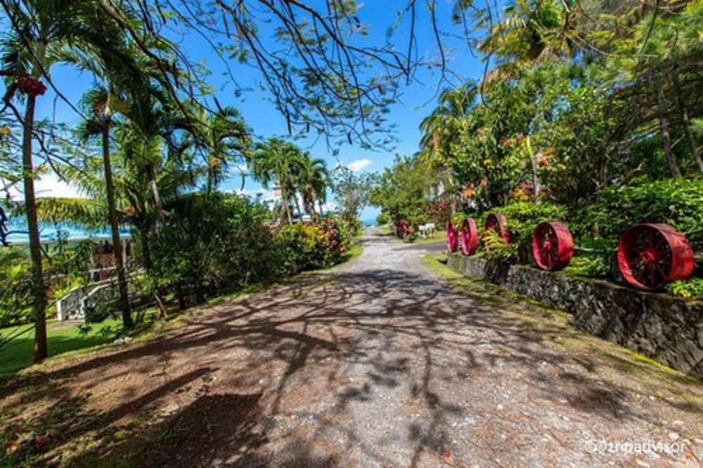 La Haut Resort 32/50