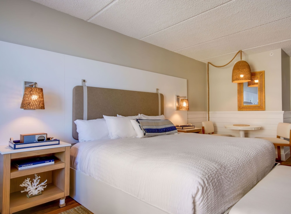 ROOM, KING BED, CITY VIEW, SOFA