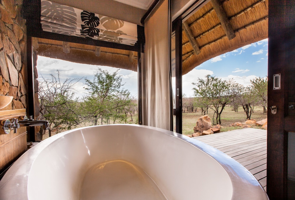 Nambiti Hills Private Game Lodge 15/50
