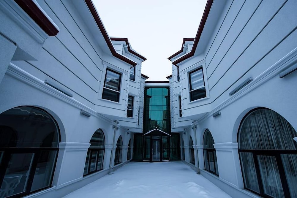 Kars-i Sirin Hotel 2/19