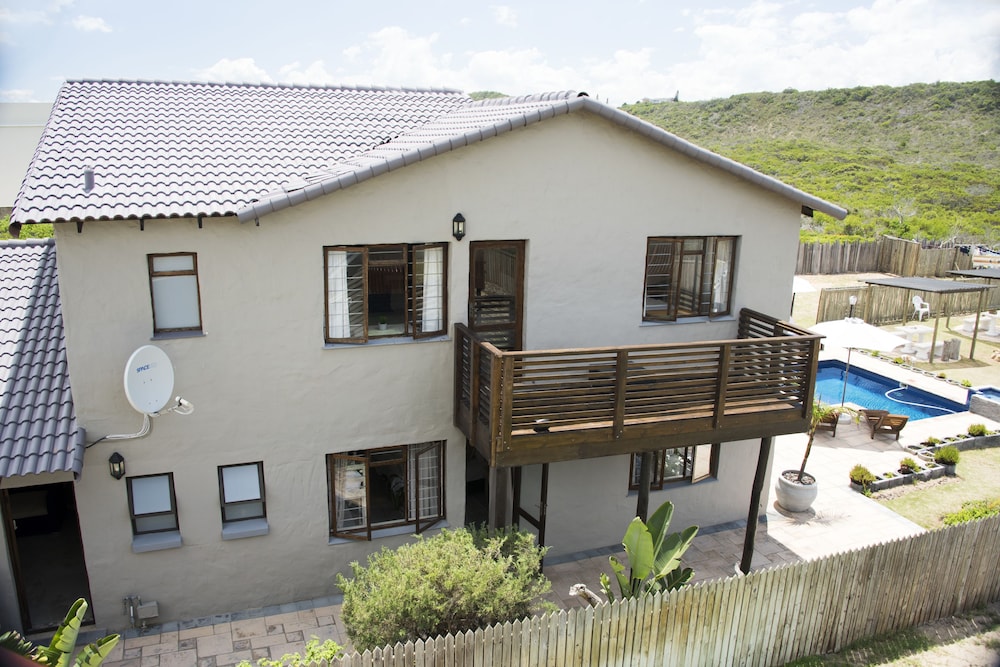 Afrovibe Beach House 1/50