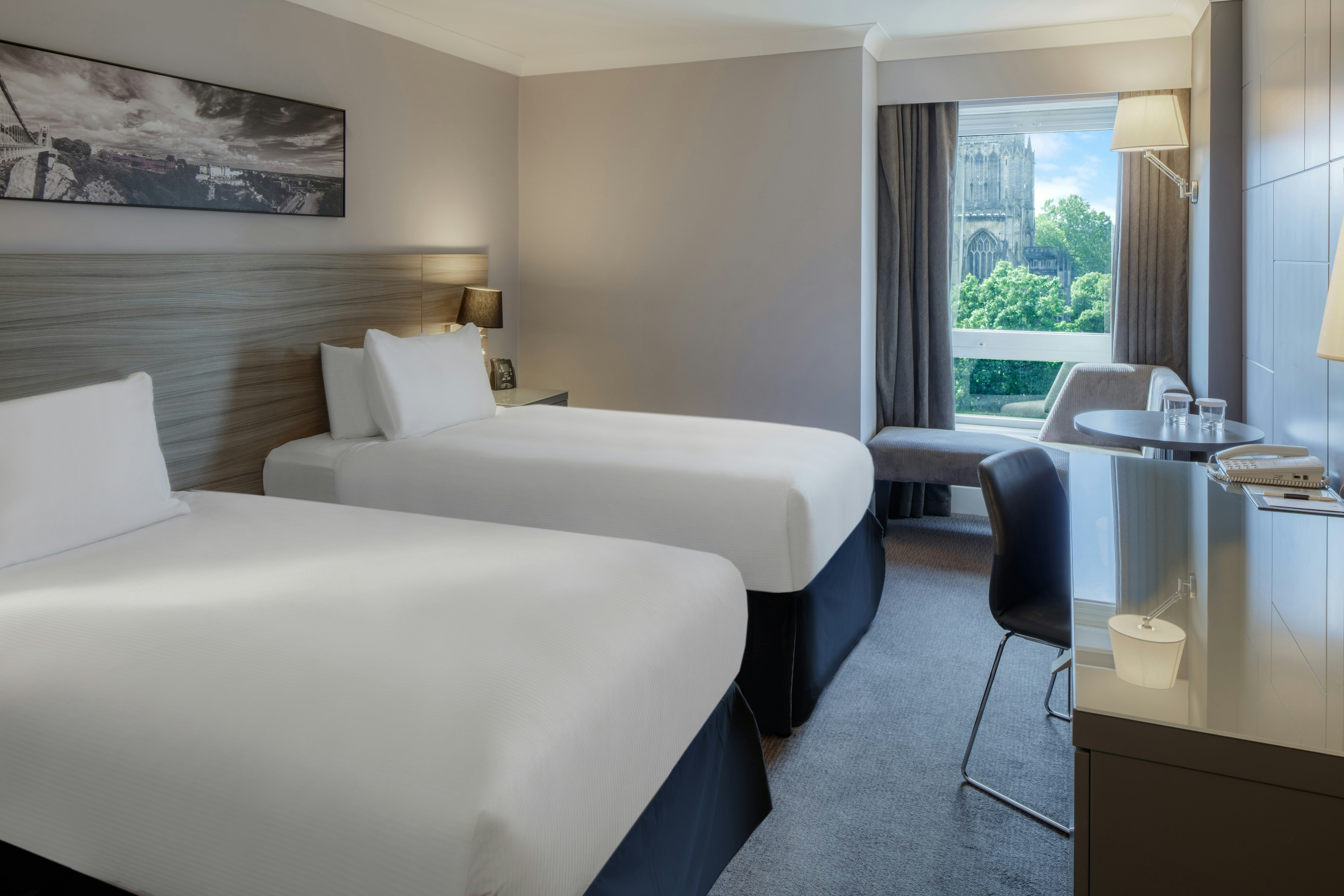 GUEST ROOM, TWIN BEDS
