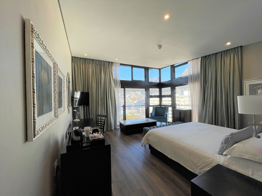 Premier Hotel Cape Town 28/82